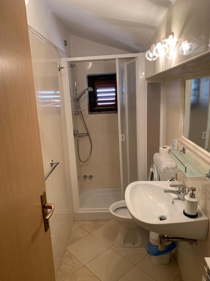 Vila Albatros Bed and Breakfast Ρόβινι Εξωτερικό φωτογραφία