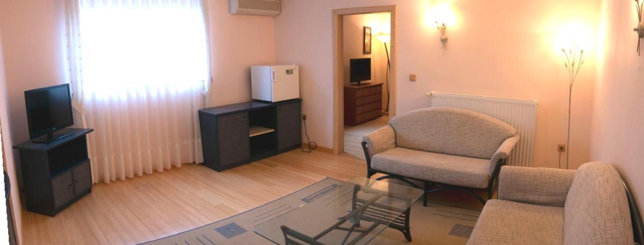 Vila Albatros Bed and Breakfast Ρόβινι Εξωτερικό φωτογραφία
