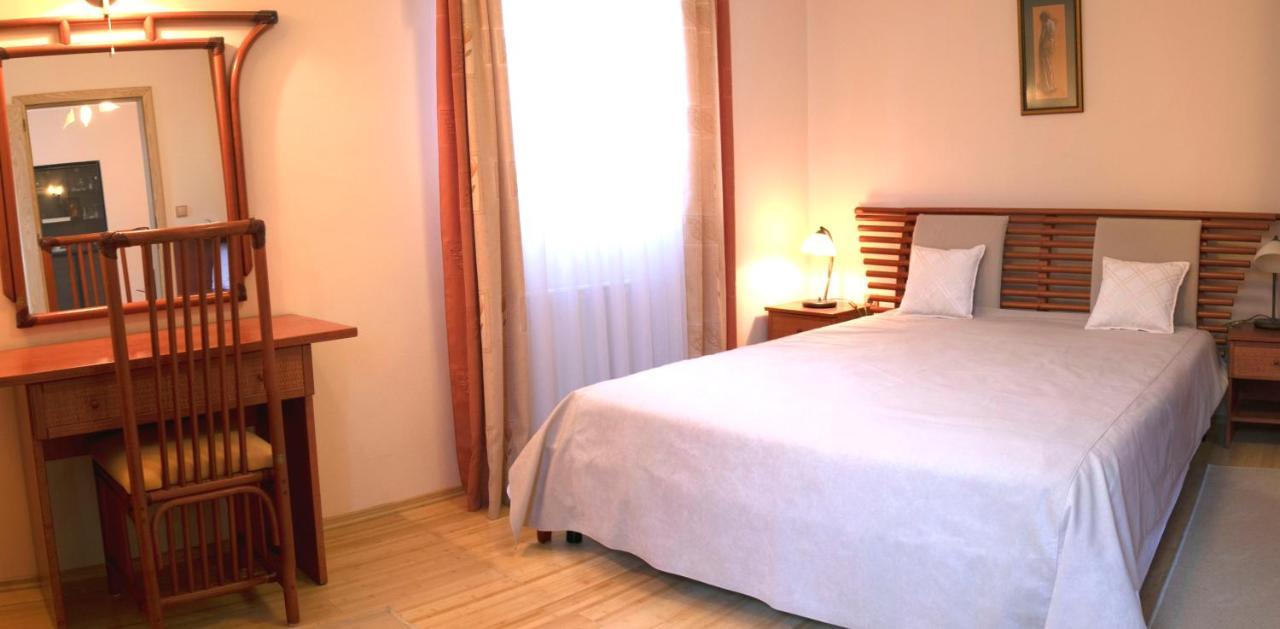 Vila Albatros Bed and Breakfast Ρόβινι Εξωτερικό φωτογραφία