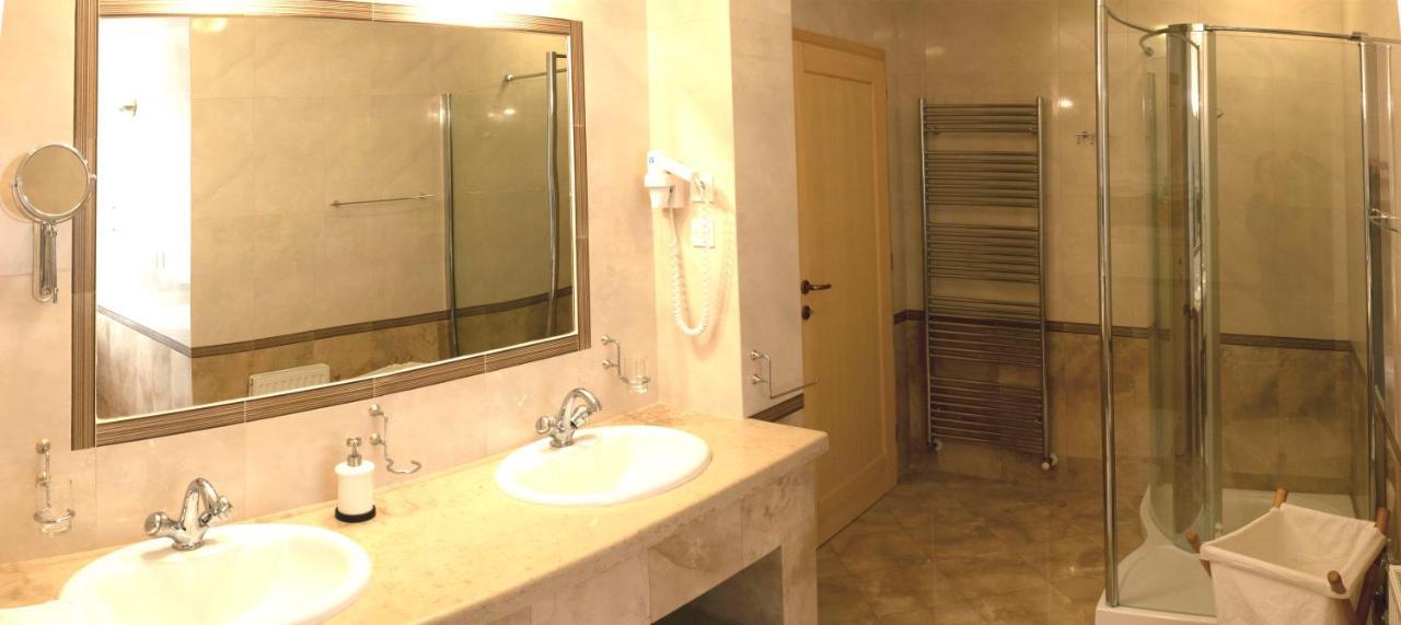Vila Albatros Bed and Breakfast Ρόβινι Εξωτερικό φωτογραφία